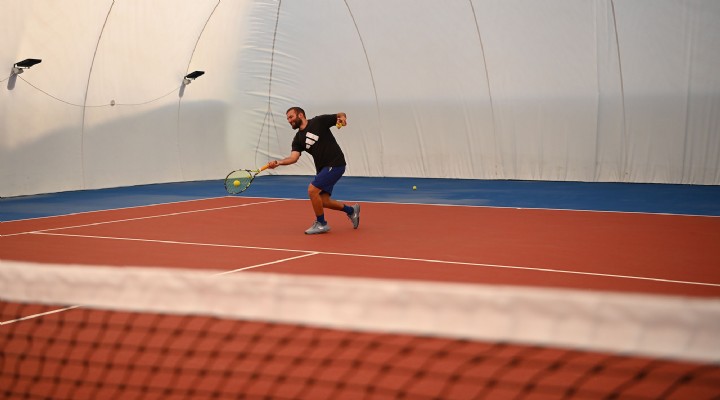 Kuşadası nda sporseverlerden balon korta yoğun ilgi