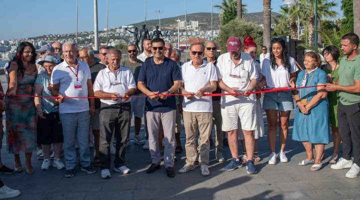 Kuşadası nda yazarlar şenliği başladı