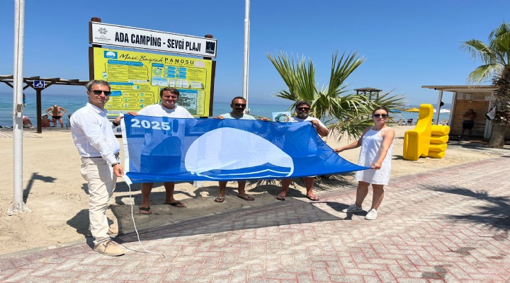 Kuşadası plajları 25 mavi bayrak ile taçlandı