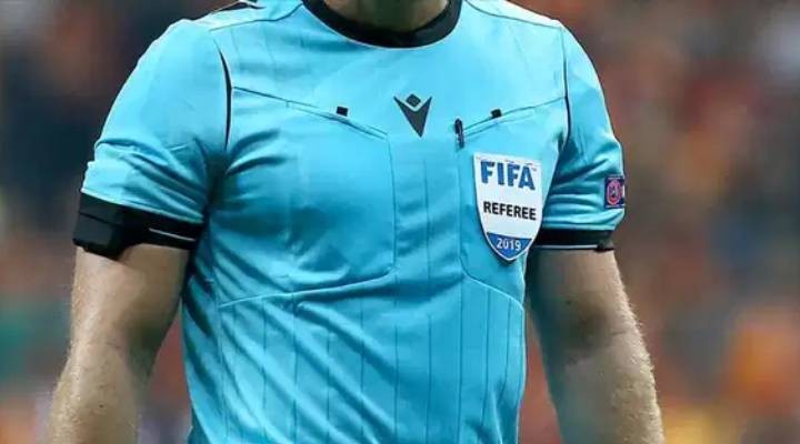 Liverpool-Galatasaray maçının hakemi belli oldu!