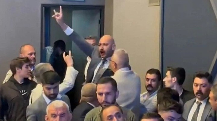 MHP li meclis üyesi CHP li üyeye kafa attı!