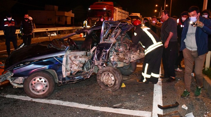 Manisa da korkunç kaza: 2 ölü, 4 yaralı!