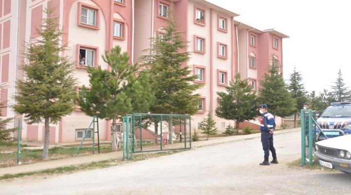 Mantı partisi tüm apartmanı karantinaya aldırdı