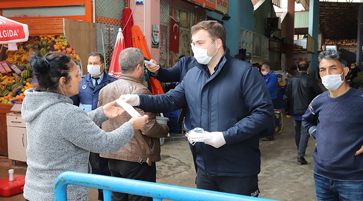 Menderes’te maskeler belediyeden