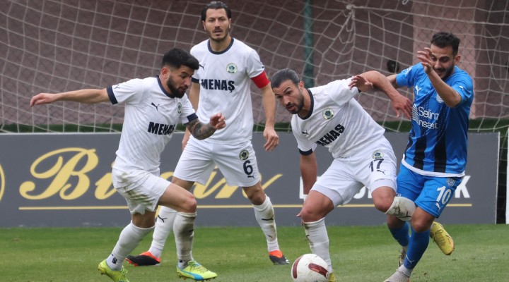 Menemen FK taraftarı önünde