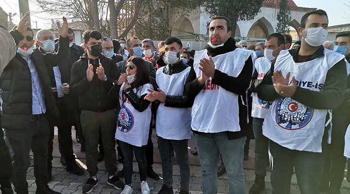 Menemen de işçilerin isyanı büyüyor...  KENDİMİZİ Mİ YAKALIM 