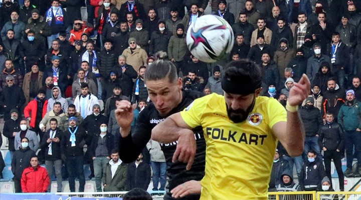 Menemenspor dipte, golcüsü Ahmet zirvede