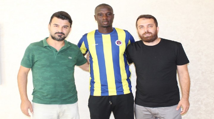 Menemenspor a Fransız stoper