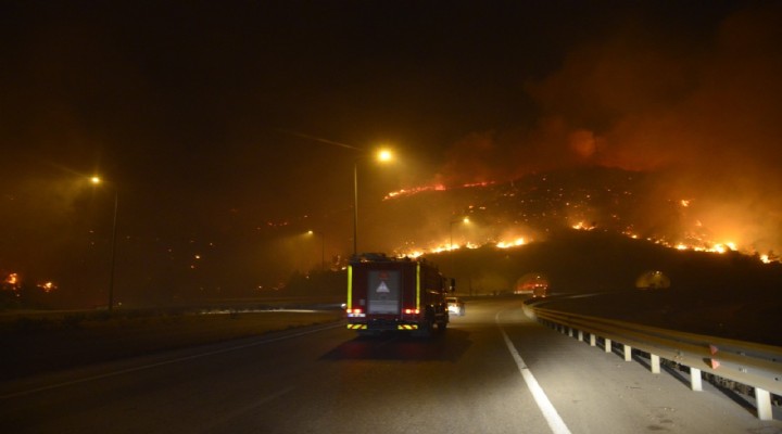 Mersin deki orman yangını sürüyor!