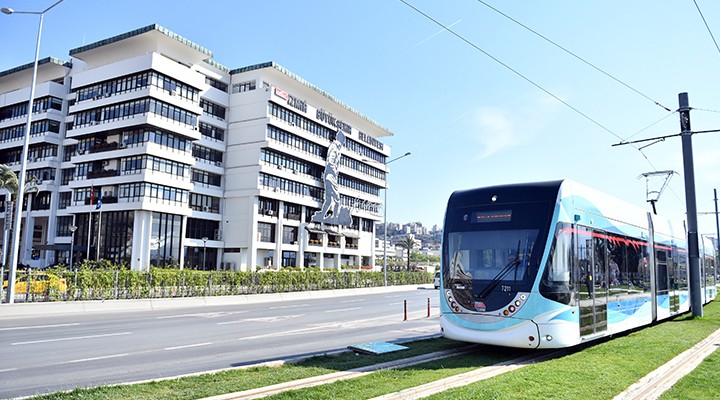 Metro ve tramvay rekor sayıda yolcu taşıdı... Baykuş a büyük ilgi!