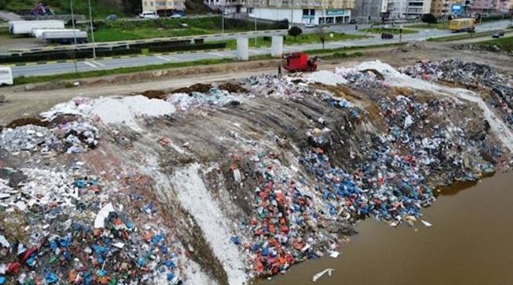 Millet bahçesi için denizi çöple doldurdular