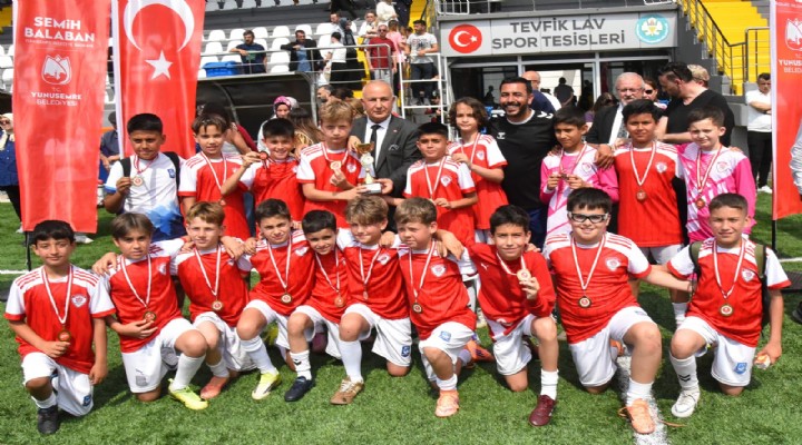 Minik futbolcular 19 Mayıs ruhunu sahaya taşıdı