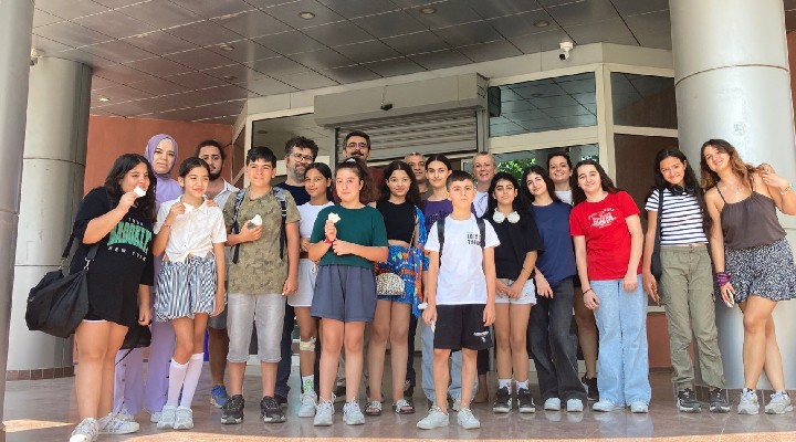 Minik kaşifler Bornova’da bilimin izinde