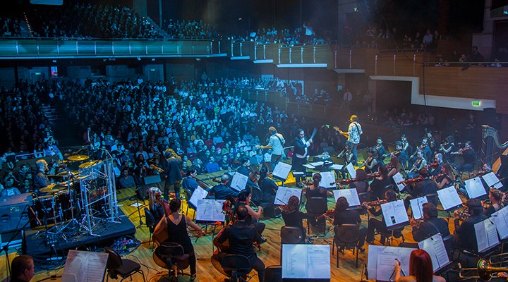 Mor ve Ötesi’nden senfonik performans