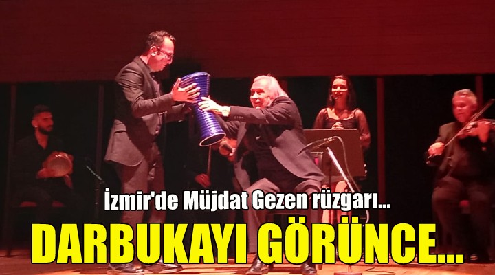 Müjdat Gezen sahnede darbukayı görünce...