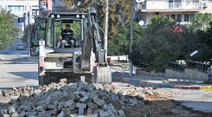 Narlıdere de asfalt ve parke taşı yenileme seferberliği...