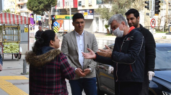 Narlıdere de esnafa gıda kolisi