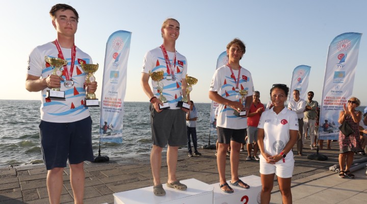Narlıdere de yelken yarışları rekor katılımla tamamlandı!