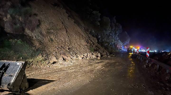 Nazilli Belediyesi’nden heyelan bölgesinde yoğun mesai