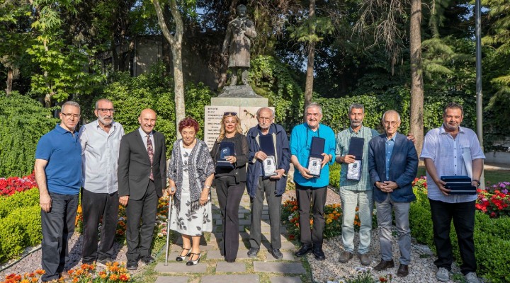 Nazım Hikmet İzmir de anıldı