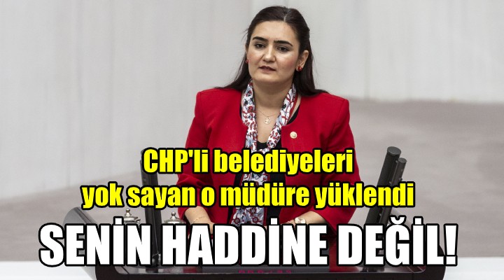 O müdüre yüklendi! SENİN HADDİNE DEĞİL...