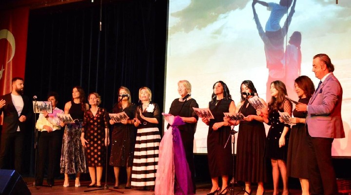 Öğretmenler bu kez ders değil, konser verdi