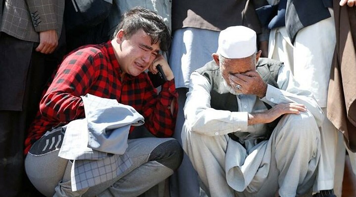 Otobüse bombalı saldırı: Onlarca ölü ve yaralı var