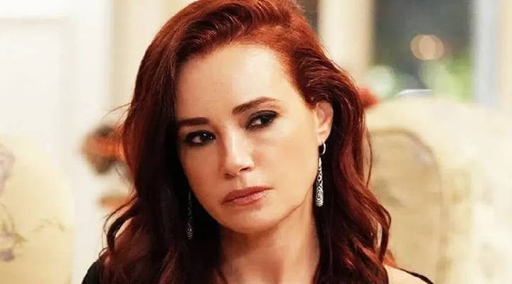 Özgü Namal’dan alkış toplayan Türkiye çıkışı