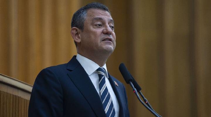Özgür Özel den  Meclis protestosu  açıklaması: Oturup da Erdoğan ı dinleyecek bir siyasi atmosfer yok şu anda Türkiye de