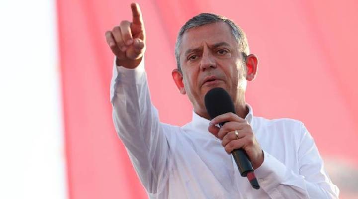 Özgür Özel den orman yangınlarına ilişkin açıklama: Yaşadığımız kriz, milletin yanında olmayan devletsizlik krizidir