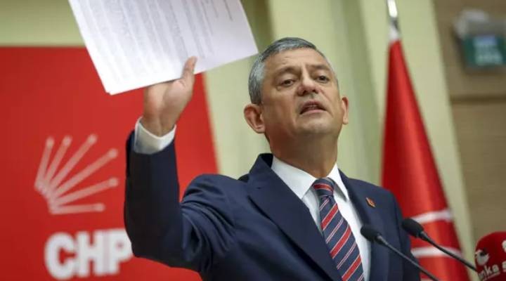 Özgür Özel den sert çıkış: 9 dalga değil, 99 dalga yapsanız da başaramayacaksınız!
