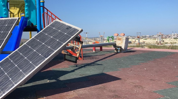 Parkta oynarken üzerine aydınlatma direği düşen çocuk yaşamını yitirdi