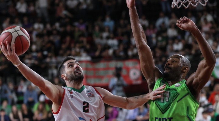 Pınar Karşıyaka, Euroleague şampiyon Efes önünde