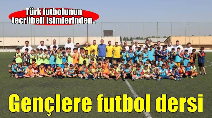 Profesyonel futbolculardan Bucalı genç yeteneklere futbol dersi