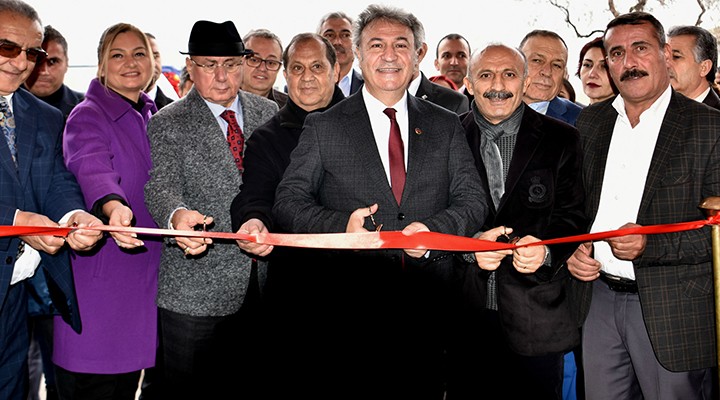 Bornova da çok anlamlı hizmet! Sağlıklı Yaş Alma Merkezi şarkılarla açıldı