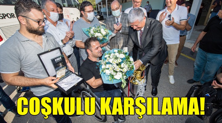 Şampiyonlara coşkulu karşılama!