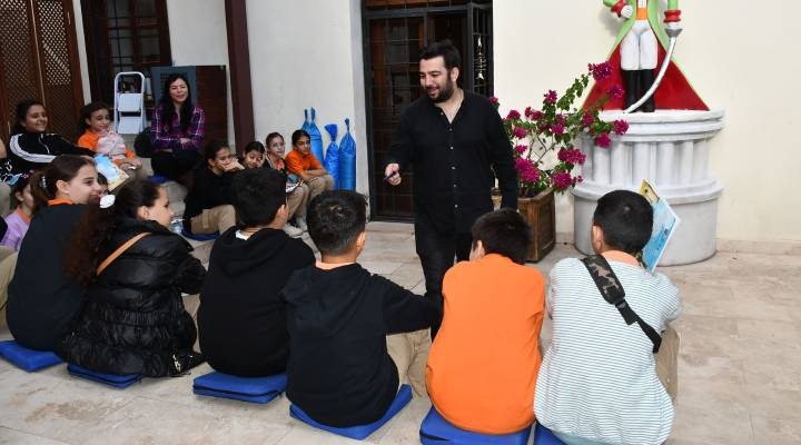 Seyakmer de çocuklar  Alinda  ile tarihte yolculuğa çıktı