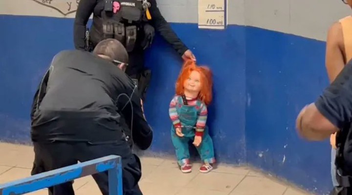 Şeytan bebek Chucky tutuklandı!