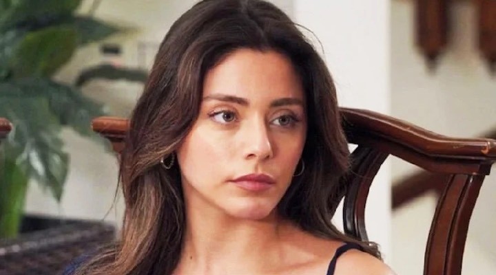 Sıla Türkoğlu  Kızılcık Şerbeti nden ayrılır ayrılmaz iki ismi sildi