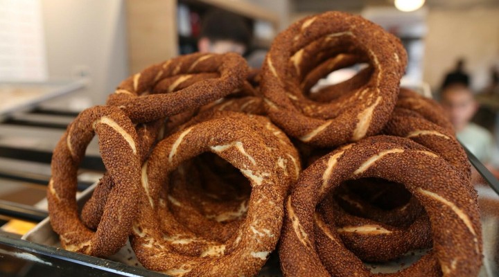 Simit yiyen genç kız yoğun bakıma kaldırıldı!