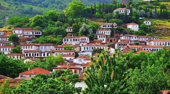 Sıra Şirince’ye geldi! AK Partili meclis üyesi isyan etti