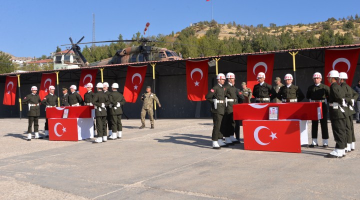 Şırnak ta şehit askerler için tören!