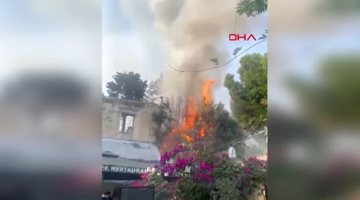 Sultanahmet Meydanı nda restoran yangını