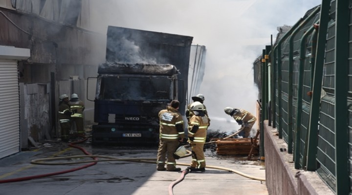 TIR da başladı, fabrikaya sıçradı!