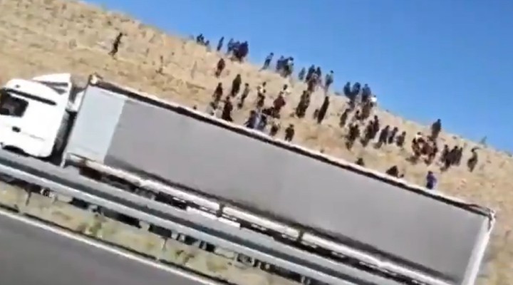 CHP li Toprak: İran göç için yol açıyor!