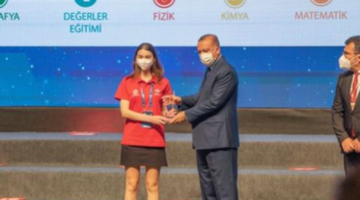 TÜBİTAK ın en prestijli ödülü Çakabey Okulları na...