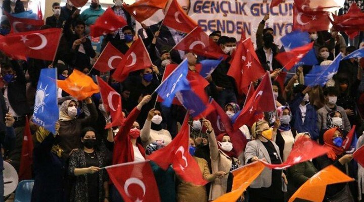 Tabipler Birliği: Virüs siyasi görüşe göre mi bulaşıyor