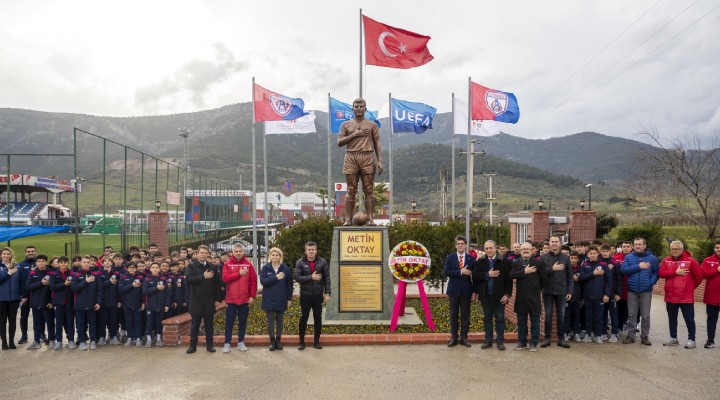 Taçsız Kral doğum gününde anıldı