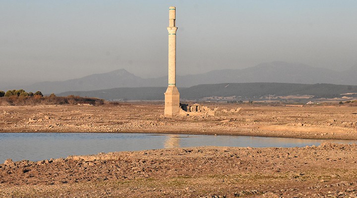 Tahtalı da sular çekildi, eski köy kalıntıları ortaya çıktı