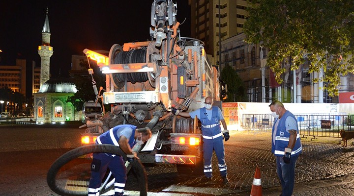 Tarihi çarşıda gece mesaisi